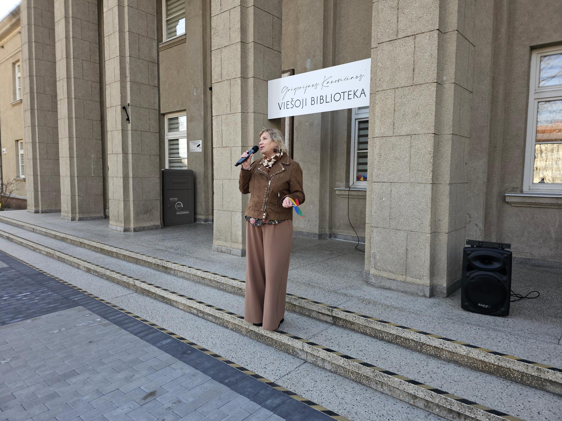 Stotelės atidarymo akcijos akimirkos